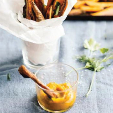 Sweet potato fries with TurmeriX Tahini Dip